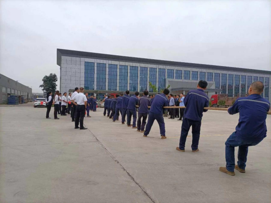 力“拔”山兮，“河”作共贏——濟(jì)寧天力員工歡度國(guó)慶假期之拔河比賽